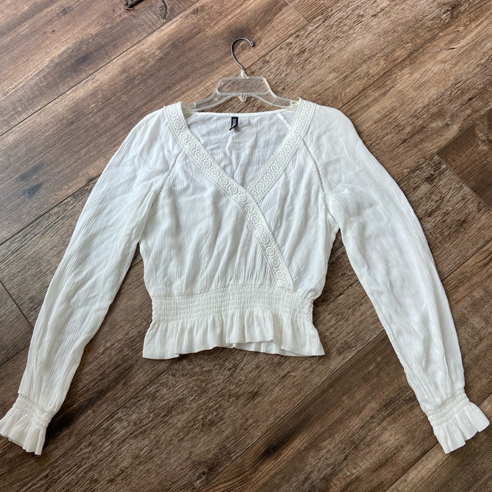 White long sleeve crop top